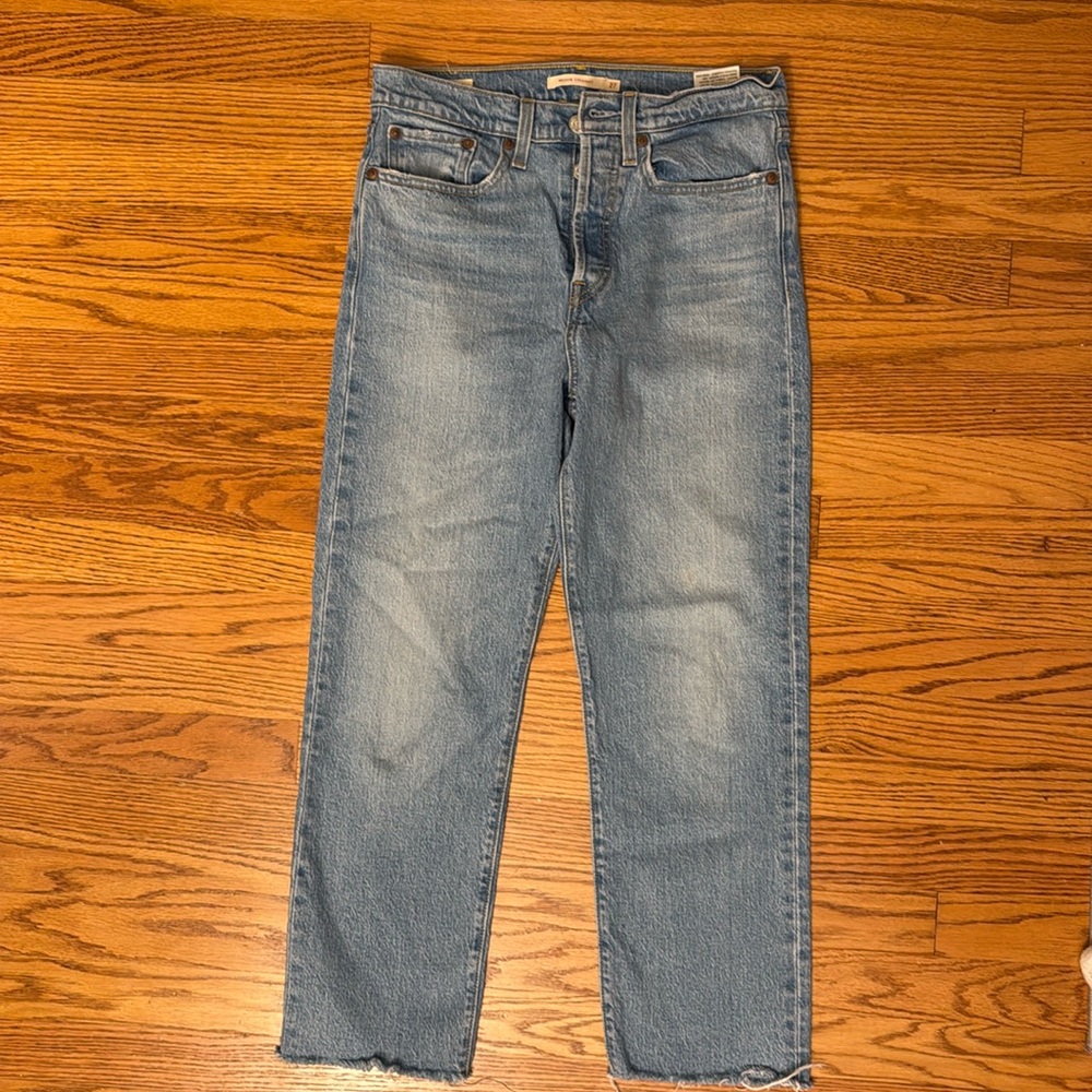 Levi’s Wedgie Straight Size 27 Jean